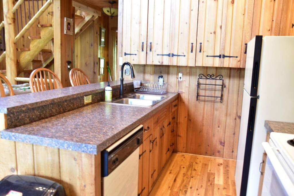 Quiet And Comfy 3Bed/2Bath - Chalet With Hot Tub. Cedar Exterior foto
